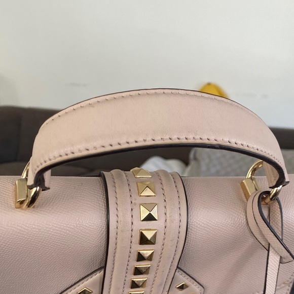 SOLD!Michael Kors Bleeker Small Studded Crossgrain Leather Satchel, Retails $498 - Picture 4 of 17